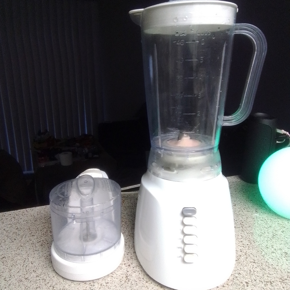 Blender and foodchopper